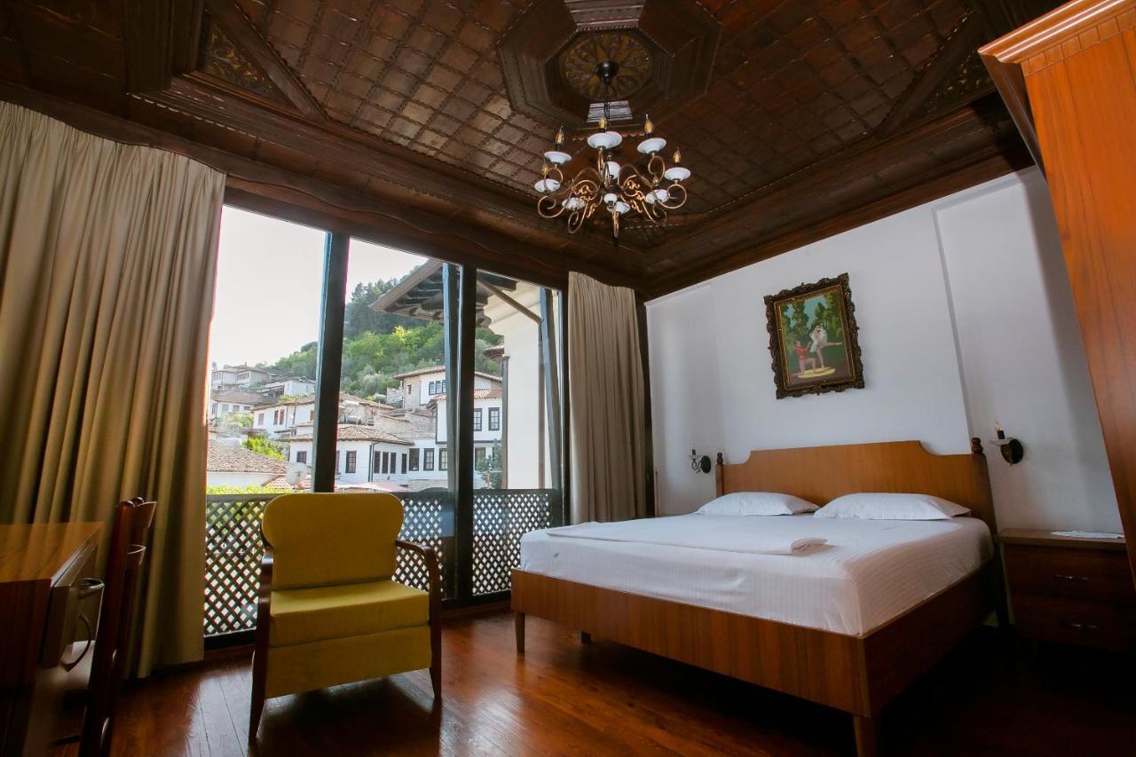 Hotel Onufri Берат Екстериор снимка