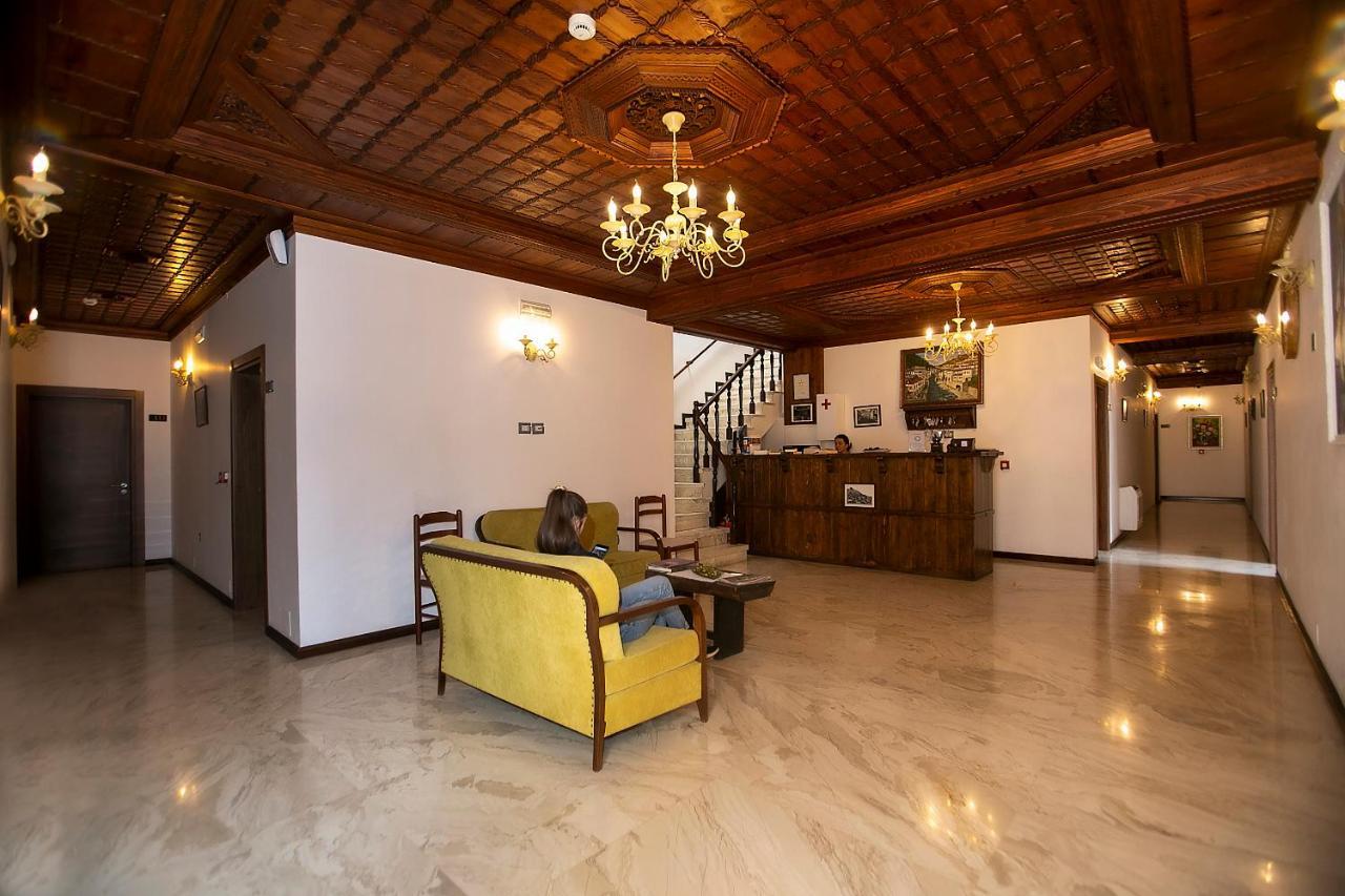 Hotel Onufri Берат Екстериор снимка