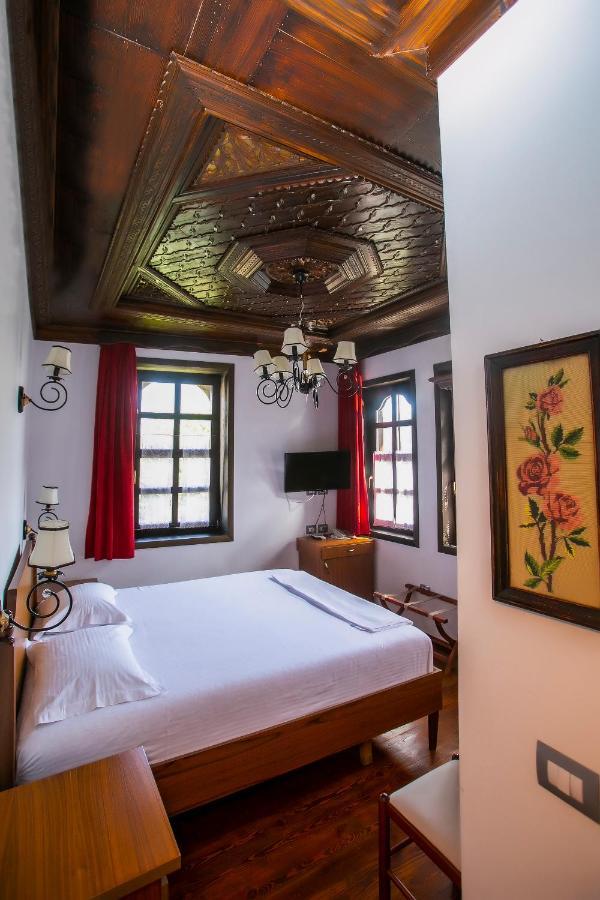 Hotel Onufri Берат Екстериор снимка