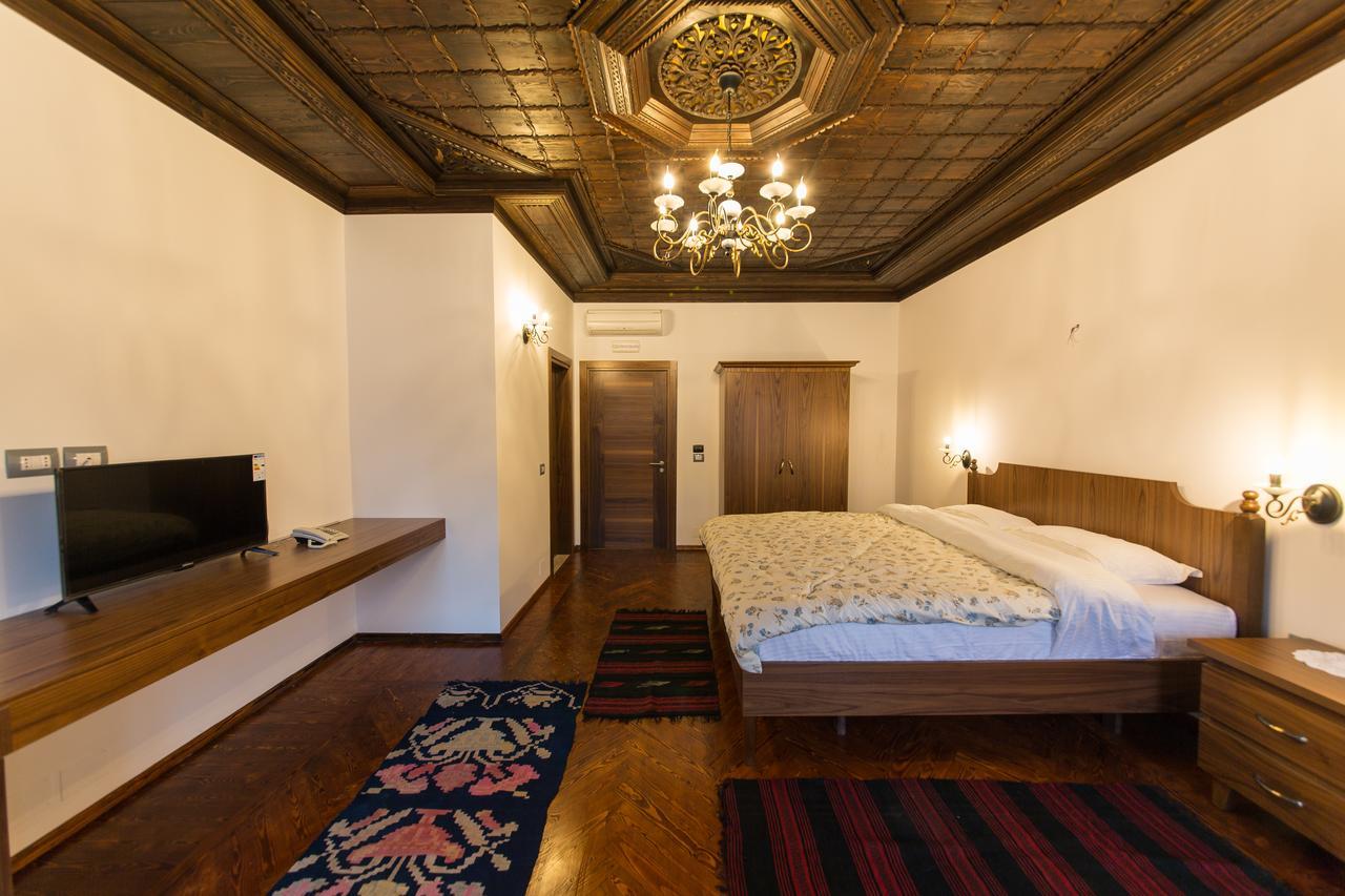 Hotel Onufri Берат Екстериор снимка